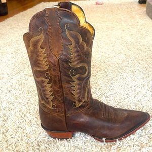 Justin Women’s Cowboy Boots. Size 10